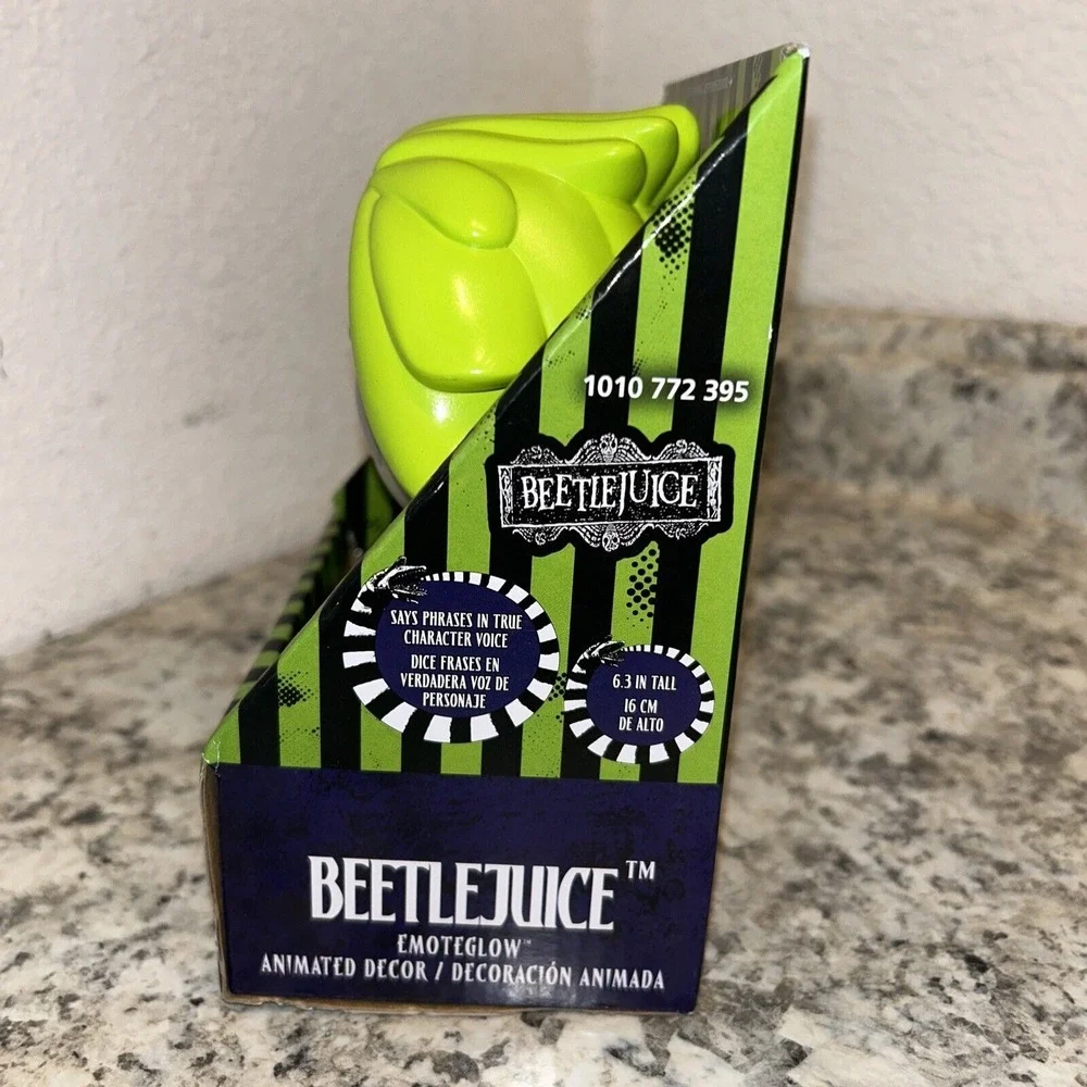 Beetlejuice Built-in LEDs illuminate EmoteGlow Animated Speaks & Face‎ lights C4
